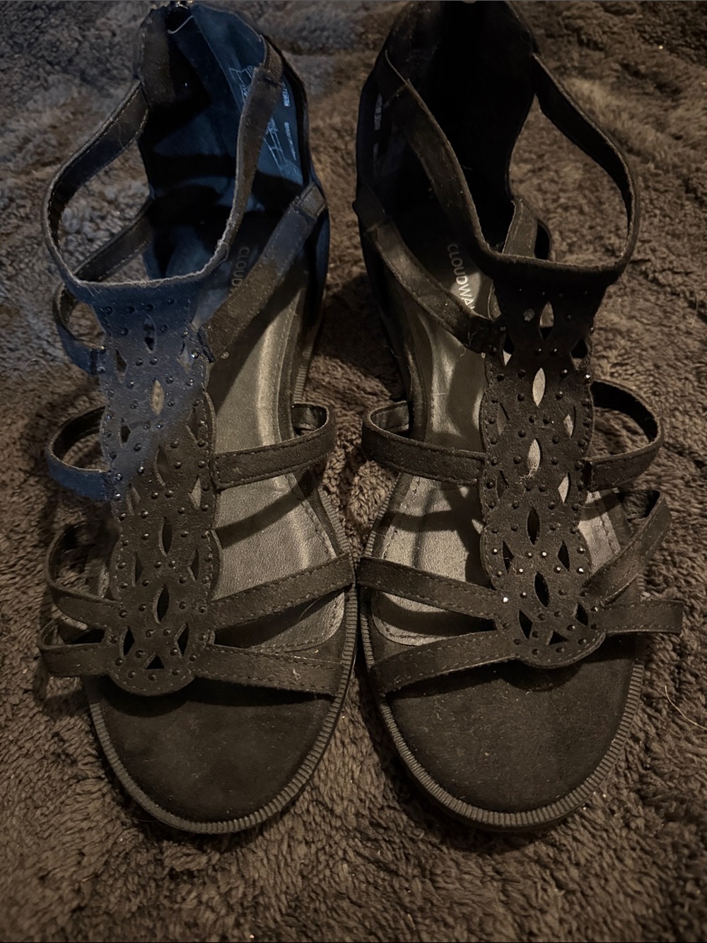 New! Cloudwalkers Black Laser-Cut T-Strap Sandals